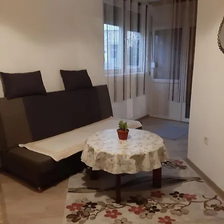 Nafo Apartment *